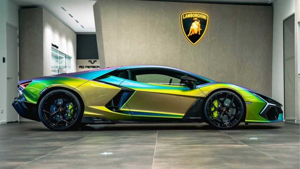 Lamborghini Revuelto